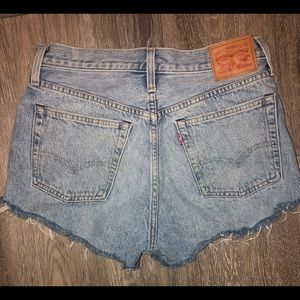 Vintage 501 Levi shorts light wash (W30)